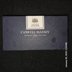 Caswell-Massey Sandalwood Explorer Soap Set - Picture 1 of 3