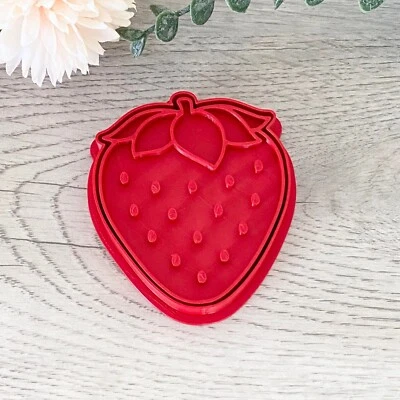 Strawberry - Cookie Cutter and Stamp Set - image 1 of 4