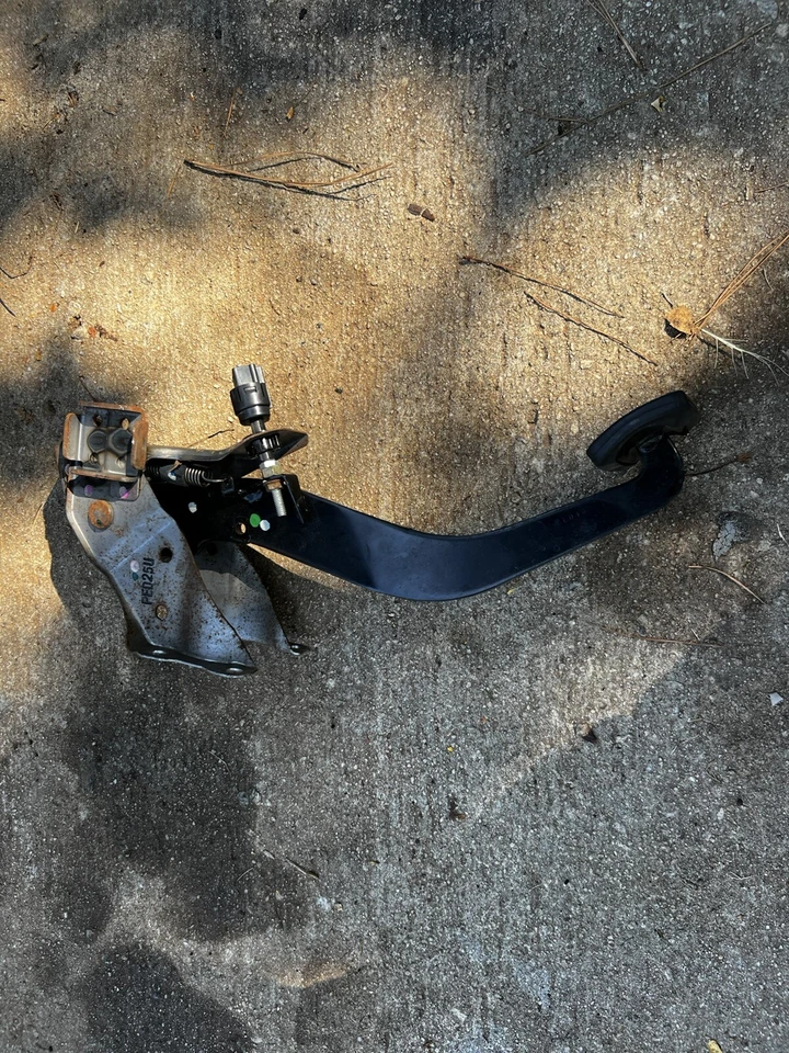 Pedal de freno Acura RSX 2005 2006 Foto 1 de 4