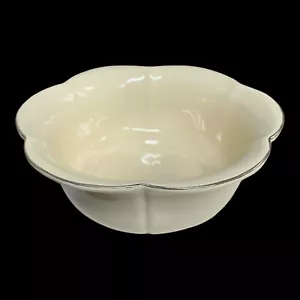 Haeger Flower Petal Bowl #3227 MCM Ivory Gold Gilding VTG 1976 USA Ceramic 9" - Picture 1 of 12
