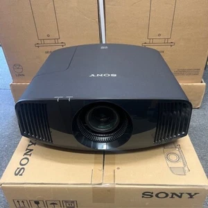 Projektor 4K SONY VPL-VW270ES (czarny) - Zdjęcie 1 z 4