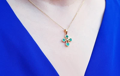 18K Yellow Gold Natural Emerald Cross Pendant for Women Fine Jewelry Gift - Image 1 of 4