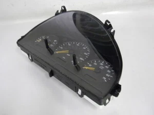 #M16419 MERCEDES ML320 W163 1999 SPEEDO CLOCKS DASH INSTRUMENTS A1635402247 - Picture 1 of 3
