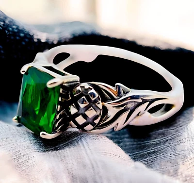 SCOTTISH THISTLE VINTAGE STYLE SIMULATED EMERALD 925 STERLING SILVER RING 1802 - Image 1 of 4