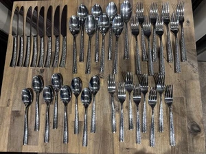 Lote de 40 piezas de 8 ajustes de lugar, acero inoxidable martillado. Vietnam - Imagen 1 de 6