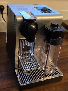 Nespresso Kapselmaschine DeLonghi Lattissima Pro EN750.MB - Bild 1 von 4
