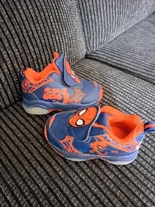 Kinder Turnschuhe Größe 4 - Bild 1 von 5