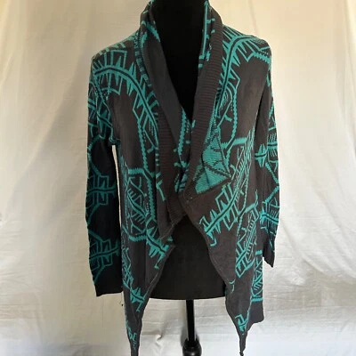 Cárdigan Suéter Vintage Charlotte Russe Patrón Geométrico Verde Azulado/Gris Talla Mediana Foto 1 de 4