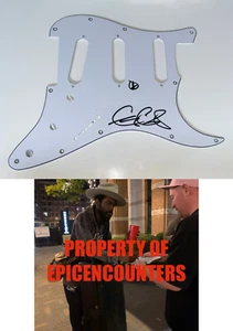 Protector de púa de guitarra eléctrica firmado por Gary Clark Jr con prueba exacta con certificado de autenticidad y signo de la paz - Imagen 1 de 3