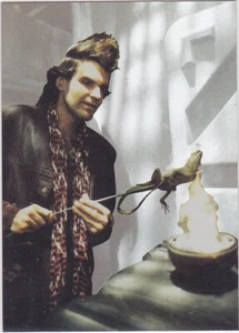 BABYLON 5 1995 FLEER SKYBOX ULTRA PRISMATIC FOIL INSERT CARD PF2 2 OF 8 Lurkers - Picture 1 of 2