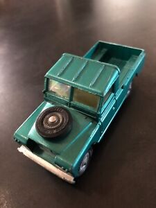 1960s CORGI TOYS LAND ROVER 109 WB truck green suspension made in GT Britain