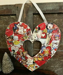 Vintage Retro Inspired Valentine's Day Card Style Wood Door Wreath Heart Love  - Picture 1 of 10