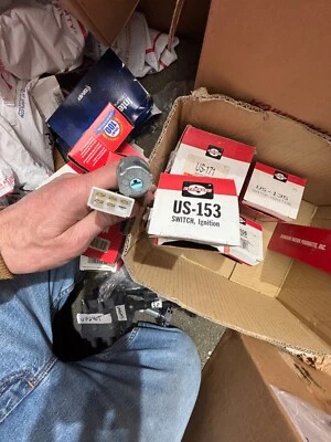 Standard Us153 switch - Image 1 of 2