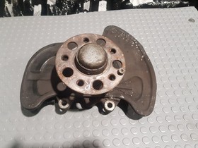 2012 Mercedes C Class W204 C220 2.1 CDI Front Wheel Hub Driver Side