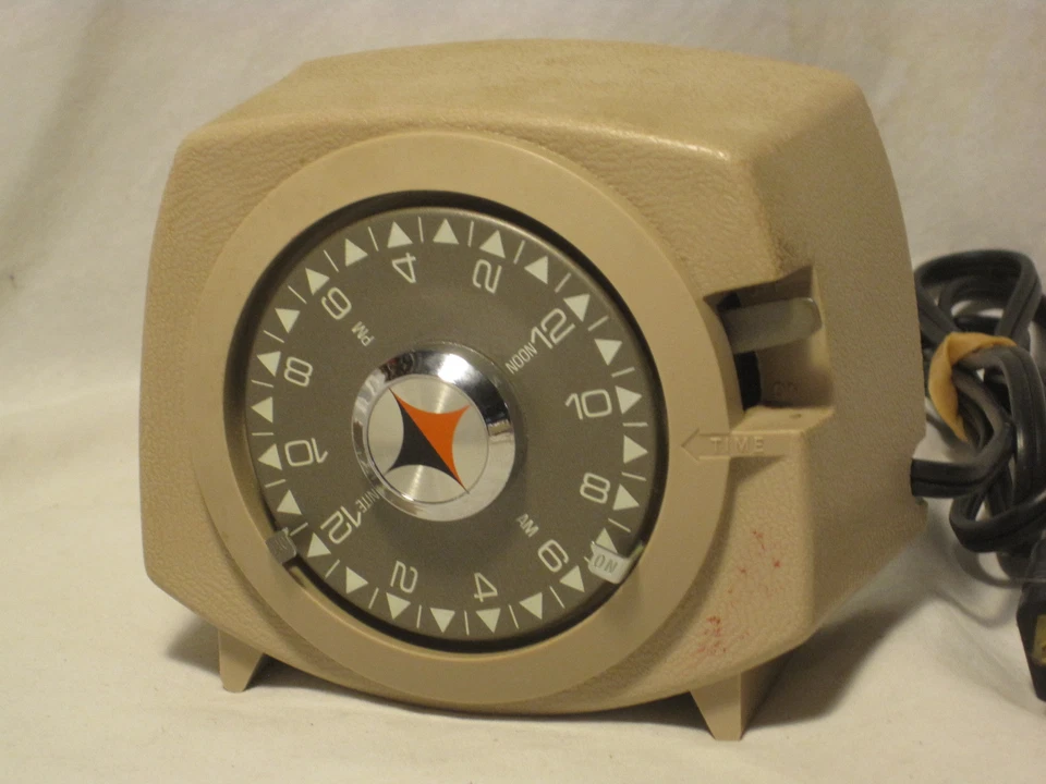 Vintage Intermatic TIME-ALL A-921-7 retro electric timer timing security control - Image 1 of 4