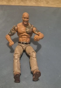 Figura de acción WWE Elite The Rock Mattel 2011 R6541 marrón pantalones tatuajes sueltos - Imagen 1 de 6