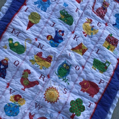 Manta de bebé vintage ABC A-Z edredón alfabeto imágenes punto de cruz letras 44x33 Foto 1 de 4