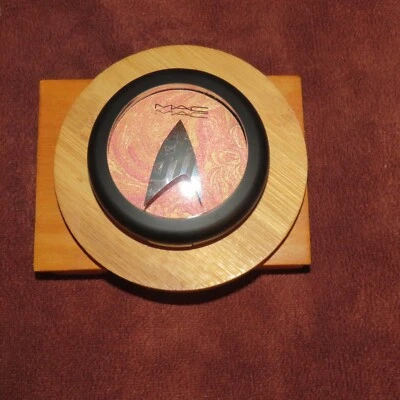 Mac Strange New Worlds Star Trek Collection Face Powder Highlighter RARE DISC - Image 1 of 3