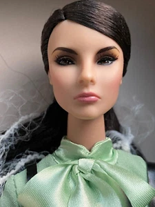 INTEGRITY Fashion Royalty NuFace Giselle Diefendorf AKA GIGI FASHION DOLL - LEGGI - Foto 1 di 12