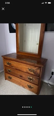 Juego de dormitorio de niño a adolescente usado. Cómoda, marco de cama doble, escritorio,  Foto 1 de 4