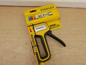 STANLEY STHT70440-0 LIGHT DUTY STAPLER STAPLE TACKER GUN - Picture 1 of 3