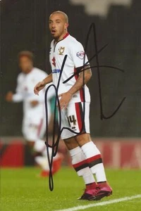 MK DONS: FOTO DE ACCIÓN FIRMADA POR SAMIR CARRUTHERS 6x4 + certificado de autenticidad - Imagen 1 de 1