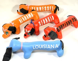 Recuerdo de vinilo vintage relleno Dachshund Weiner Dog TN LA AL GA Opryland EE. UU. - Imagen 1 de 9