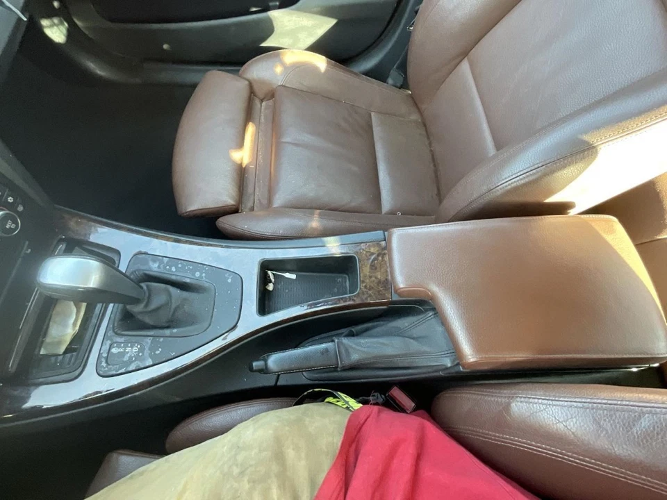 (LID ARMREST ONLY) Console Front Sedan Canada Market Floor Fits 06-08 BMW 323i 2 Foto 1 de 4