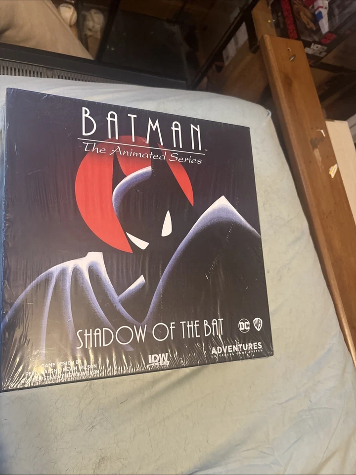 BATMAN THE ANIMATED SERIES: SHADOW OF THE BAT (IDW 1932) BOARDGAME - Image 1 of 2