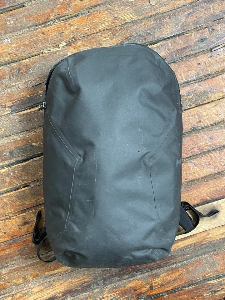 Mochila Arc'teryx Veilance Nomin Negra v2 — Buen Estado Usada Foto 1 de 1