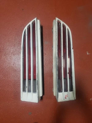 5949778 1974-78 Pontiac Firebird Trans AM L+R carcaça de lanterna traseira OEM usada branca - Imagem 1 de 4