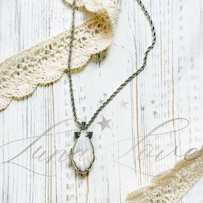 KENDRA SCOTT Alexa Medallón Vintage Plata Colgante Collar En Madreperla Nuevo Con Etiquetas Foto 1 de 4