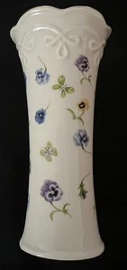 Jarrón Lenox Bud - Pensamientos azules y morados con mariposas ~ 5" ~ ¡Pequeño y dulce! - Imagen 1 de 6
