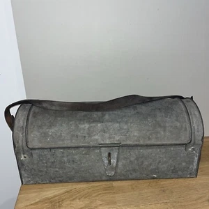 Ancienne Caisse À Outils En Métal Tôle Sacoche D’électricien Vintage - Picture 1 of 14