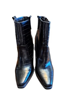 Qupid Ankle Boots Women  8 Nashville Faux Croc Western Black Pointy Toe Pull On - Image 1 of 4