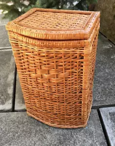 Laundry organizer basket Convenient wicker wooden basket, VseMirDoma housewarmin - Picture 1 of 8