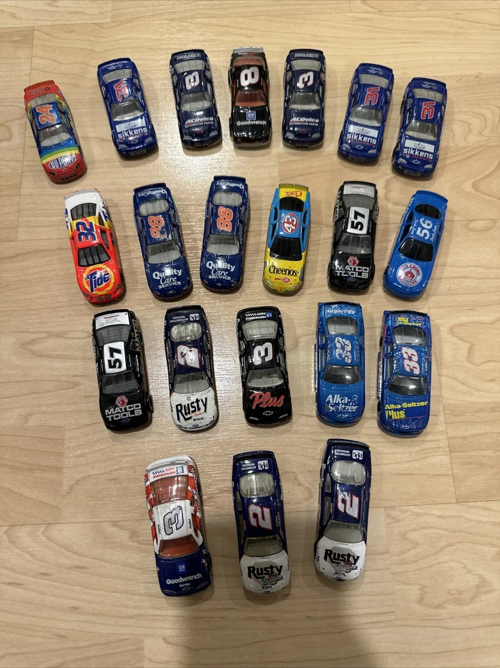 21 NASCAR CARS, Mix Of Ford Taurus And Monte Carlo - Image 1 of 4