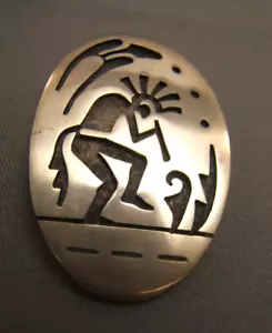 Colgante de plata esterlina Hopi Kokopelli superpuesto nativo americano marca LPBearclaw - Imagen 1 de 4