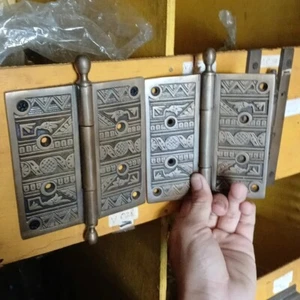 Paar / 2 Stück schöne geschnitzte antike Vintage massive Messing große Türscharniere DEC - Bild 1 von 4