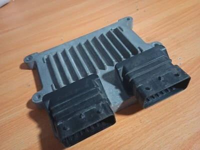 Computadora motor Kia Borrego 2008-2010 39106-3C710 Foto 1 de 3