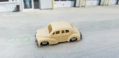 EKO HO Escala RENAULT 4 C.V. - Coche Plástico Crema - Hecho en España - JUEGO TREN COCHE Foto 1 de 4