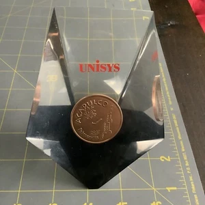 Vtg 1995 Unisys Computer Acapulco The Club Acrylic Award Paperweight Look! - Picture 1 of 5