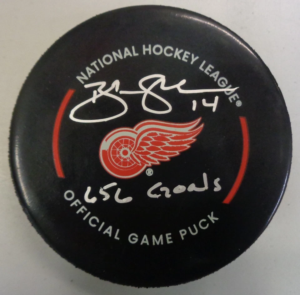 Disco de juego autografiado por Brendan Shanahan Detroit Red Wings con "656 goles" Insc Foto 1 de 1