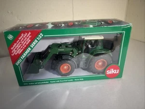 Siku Farmer 1:32 3554 Fendt Vario Tractor Front Loader Shovel Boxed Farm Model - Picture 1 of 7