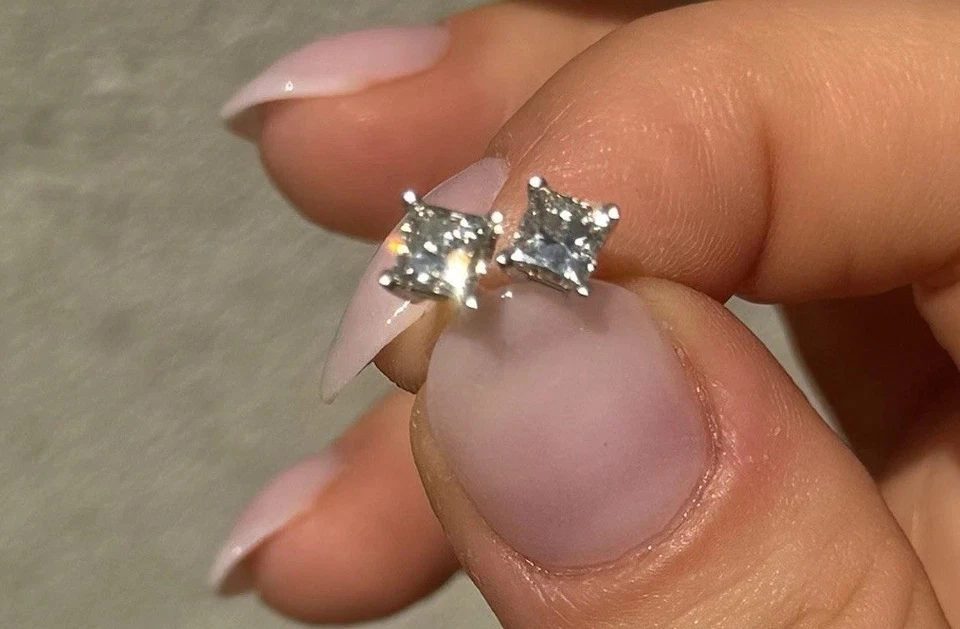 Stunning 1carat Natural Mined Princess Cut Diamond F-G Earring Studs 14KT WTG-S - Image 1 of 4