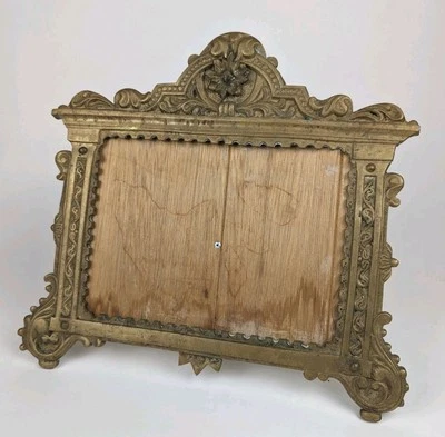 Marco de fotos italiano neoclásico ornamentado latón fundido Foto 1 de 3