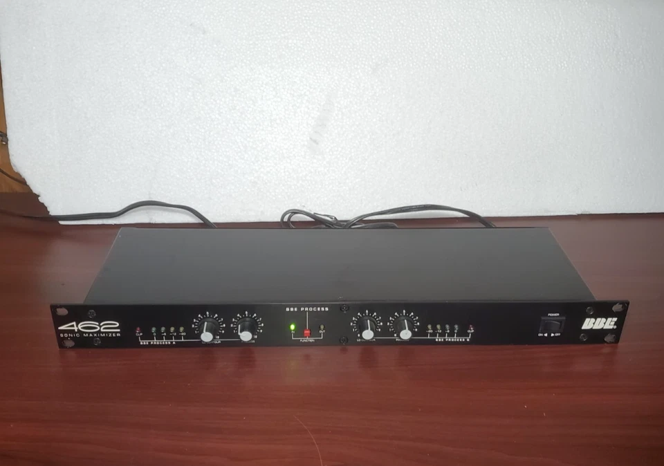 BBE 462 Stereo Sonic Maximizer 2-Channel Signal Processor Powers on! #69 - Image 1 of 4