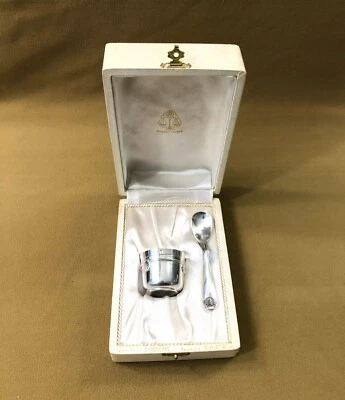 coquetier + cuillère CHRISTOFLE CARDEILHAC argent massif MINERVE modèle COQUILLE - Photo 1/4