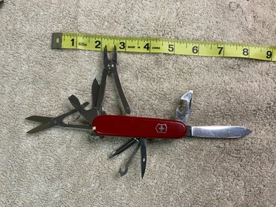 Navaja suiza Victorinox Deluxe Tinker Red Foto 1 de 4