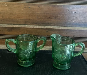 VTG Green Harvest Stippled Grape Early American Pattern Glass Creamer and Sugar - Picture 1 of 7
